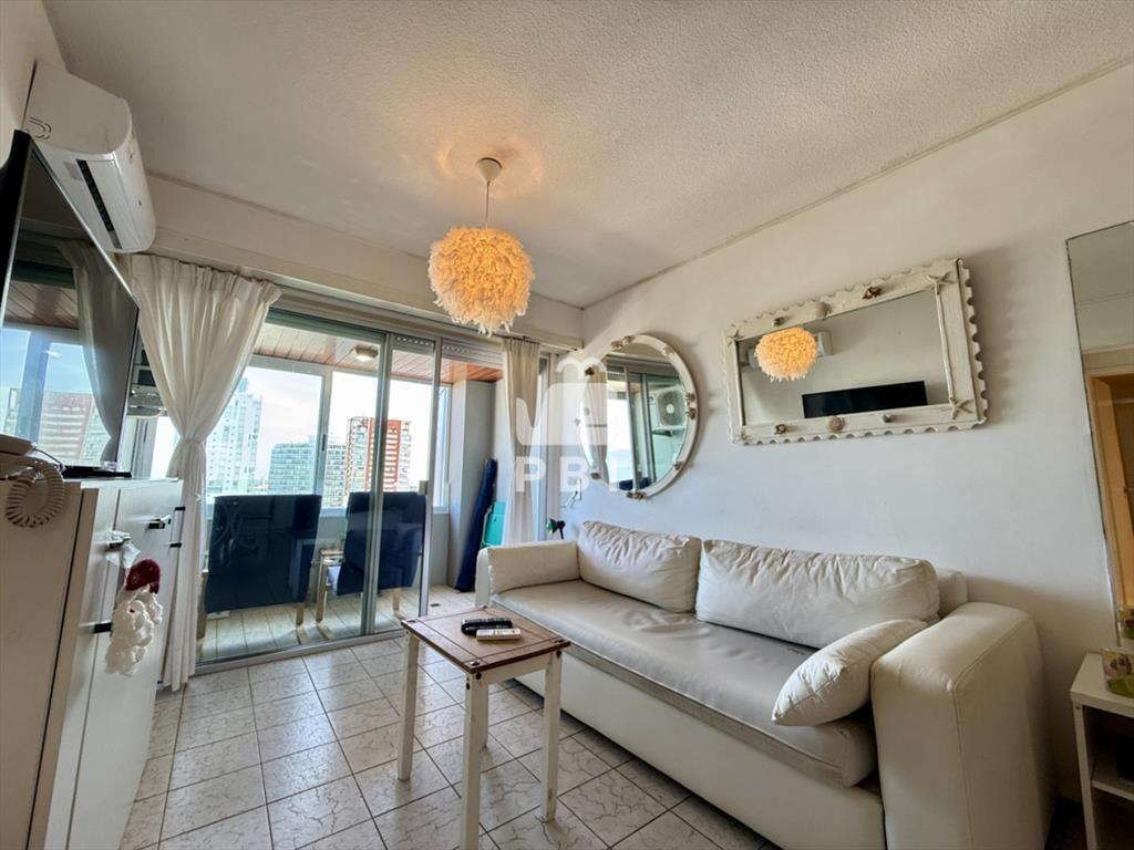 1 DORMITORIO EN PENINSULA CON SERVICIOS - VAN - :