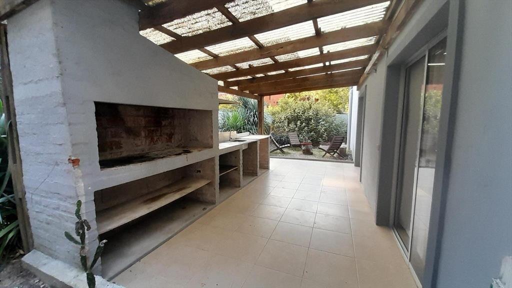 Casa venta 2 dormitorios Club del Lago