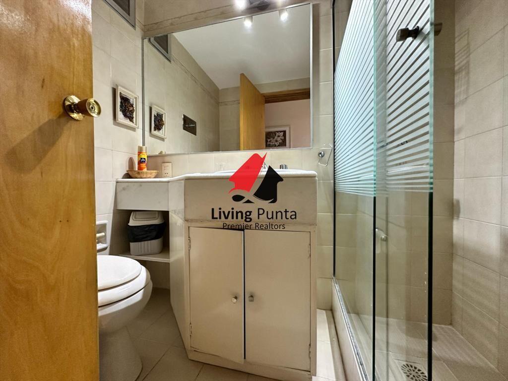 Apartamento de 2 dormitorios en alquiler y venta