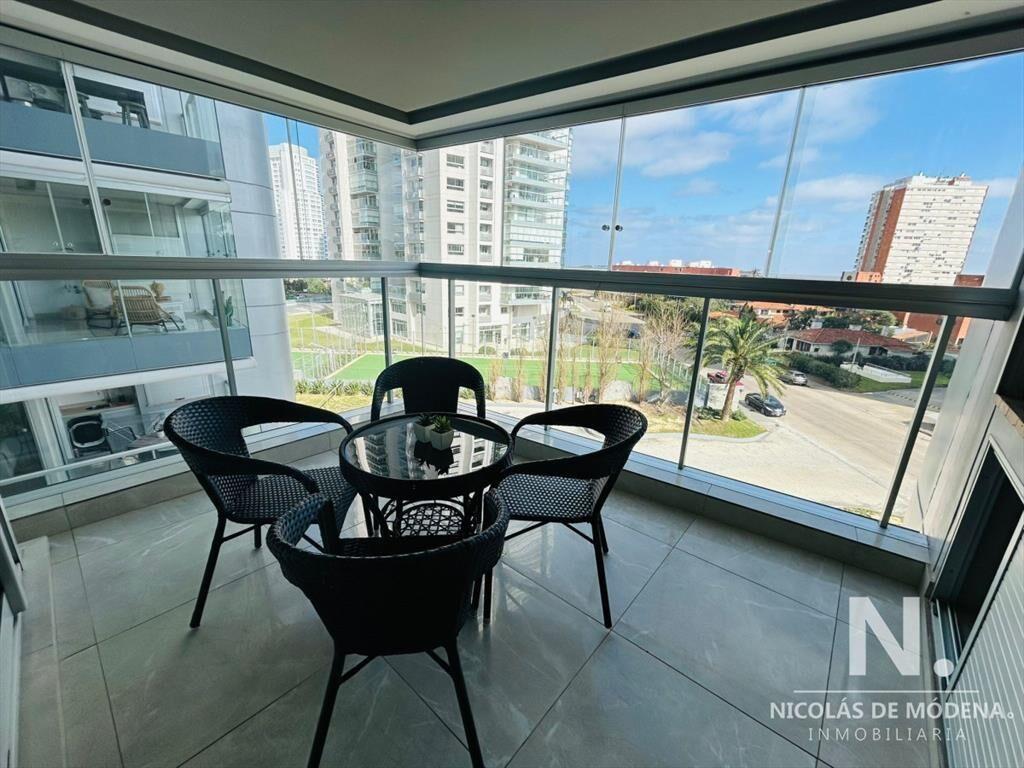 Apartamento en Venta, Playa Mansa, Punta del Este 2 dormito