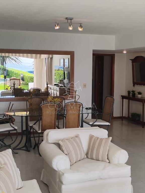 Apartamento en primera linea al puerto disponible