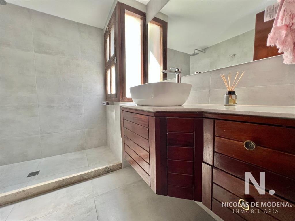 CASA EN VENTA 4 DORMITORIOS EN PLAYA MANSA, Punta del Este