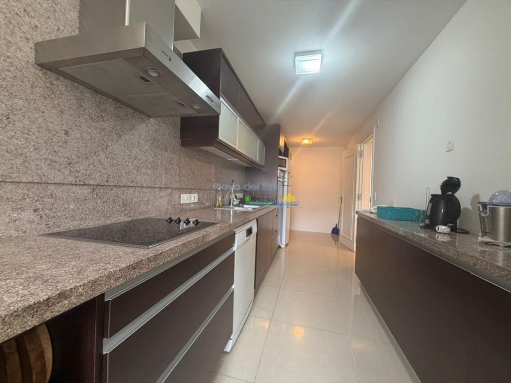 Apartamento de 3 dormitorios en Venta en Punta ,