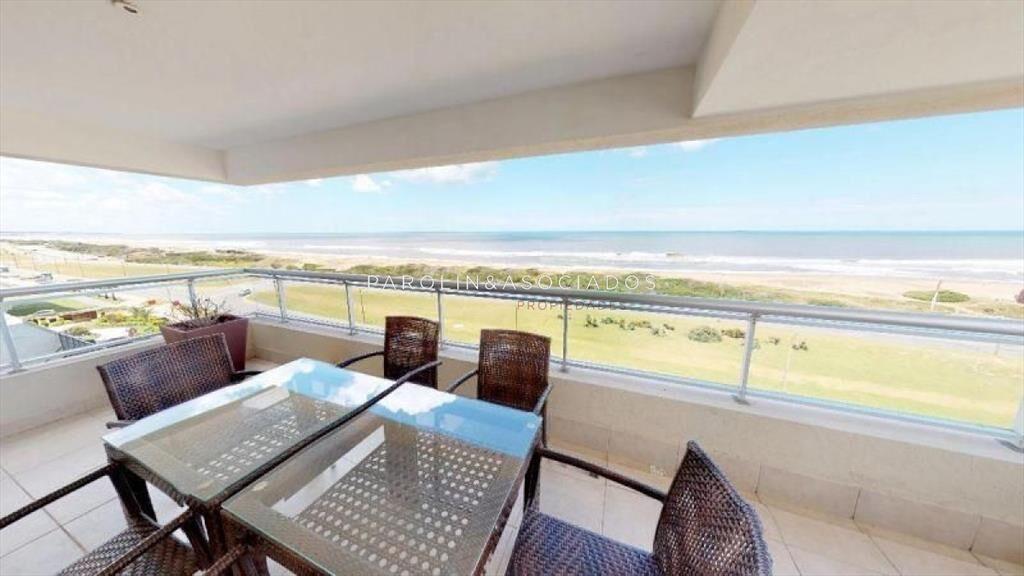 Apartamento en venta de 3 dormitorios en Torre