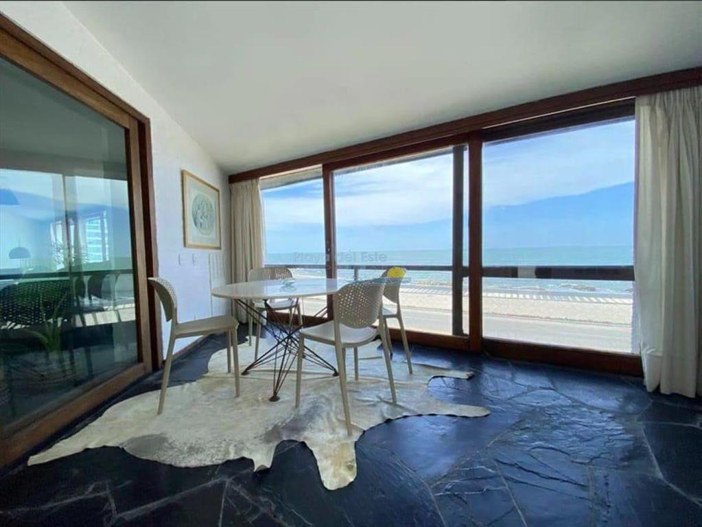 Casa en Venta en PenÃnsula 6 dormitorios , Punta
