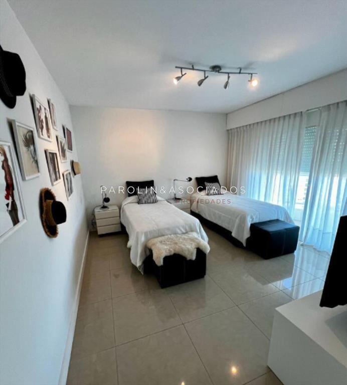 Apartamento en venta de 2 dormitorios y en torre