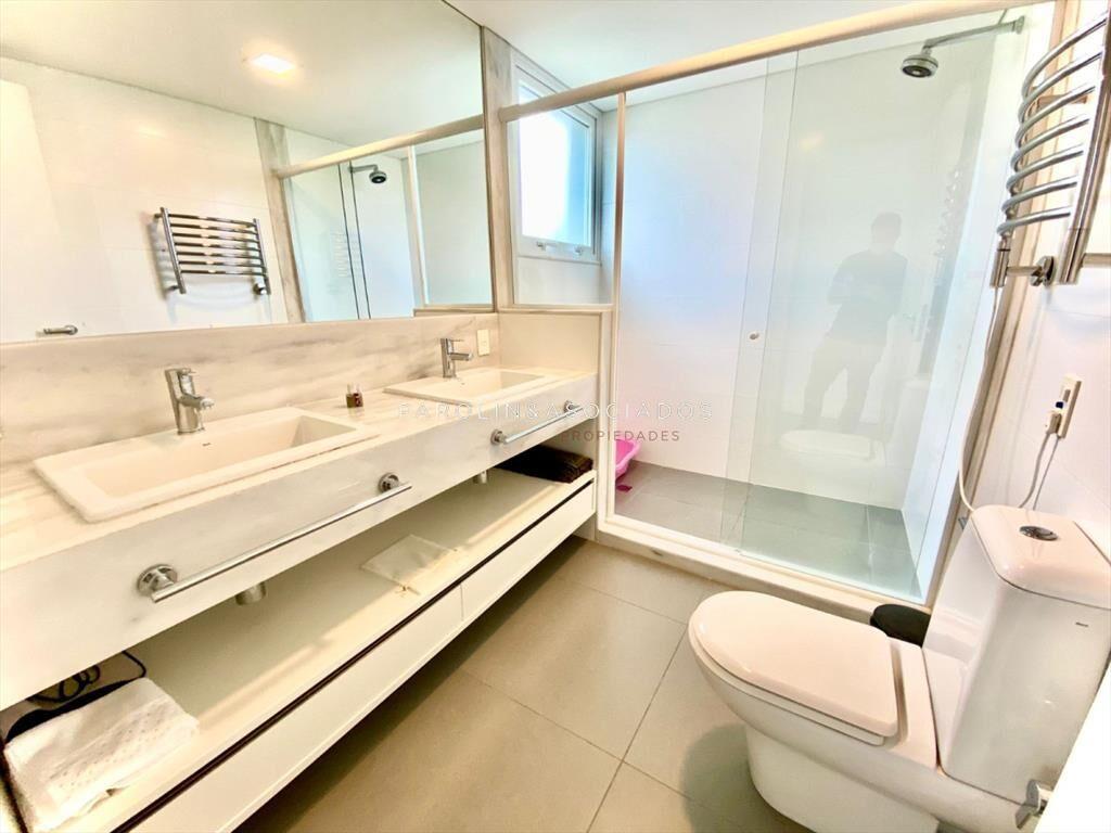 Casa en venta de 5 dormitorios en Mansa, Punta
