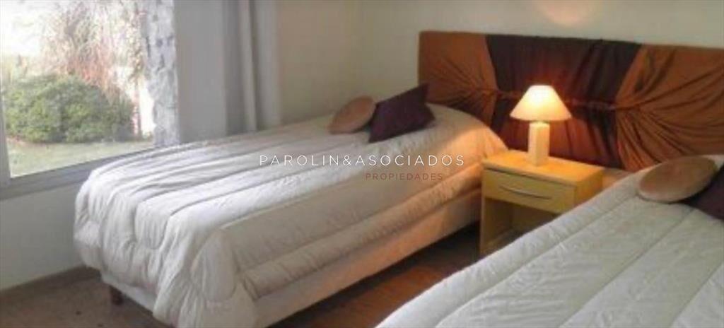 Casa en venta de 5 dormitorios, La Barra-Punta del Este