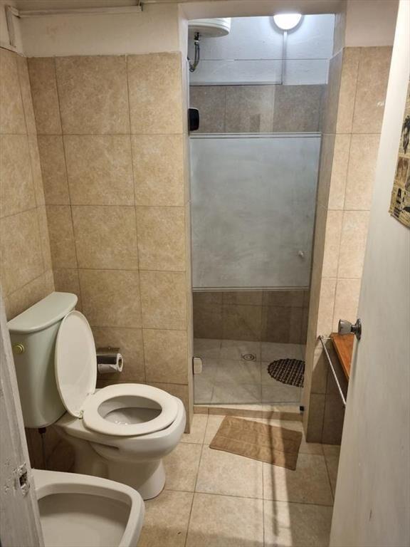 Edificio entero con 3 unidades , Lima prox Av Libertador !!