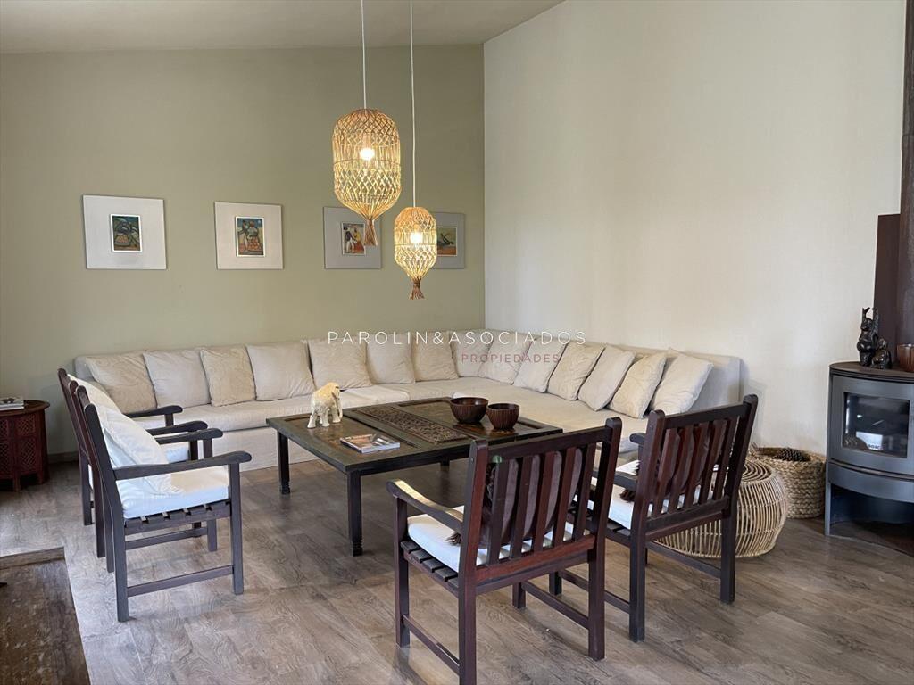 Casa de 4 dormitorios en venta, Montoya La Barra