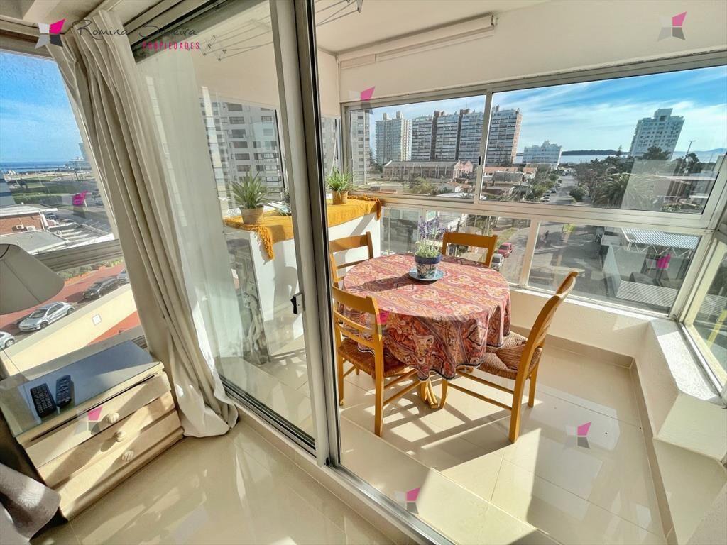 Edificio con todos los servicios, a pasos de centro y cerca