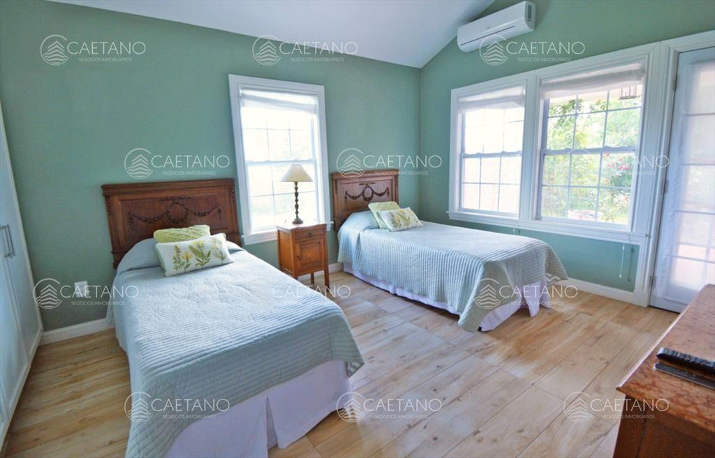 Casa en Venta en El Quijote Chacras, cercana a la