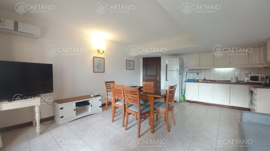 Vende apartamento de 2 dormitorios en Roosevelt, Punta del