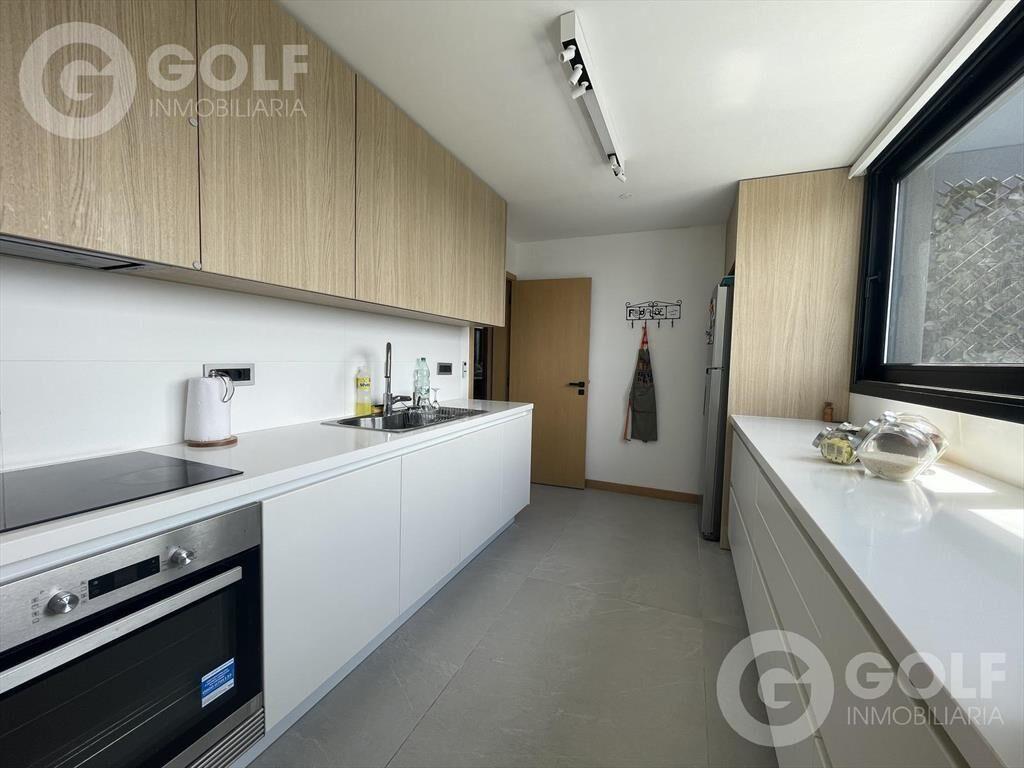 Venta o Alquiler de apartamento de 3 dormitorios en Golf -