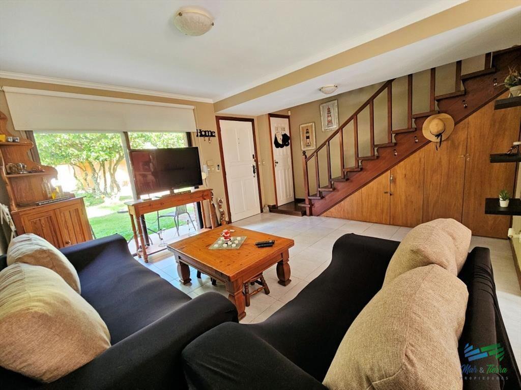 Venta de casa PH DUPLEX 2 dormitorioss en barrio