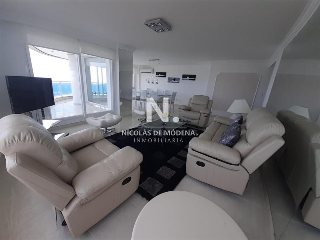 Apartamento en Venta de 3 Dormitorios en Punta ,