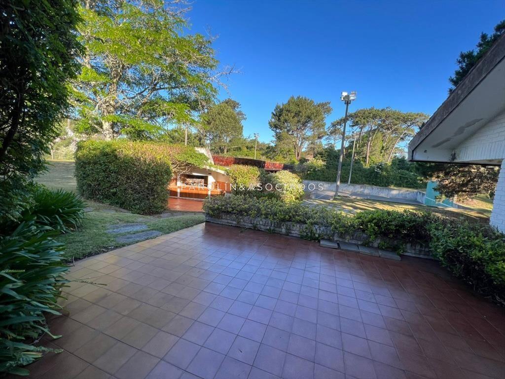 Casa de 4 dormitorios en venta en Lugano, Punta