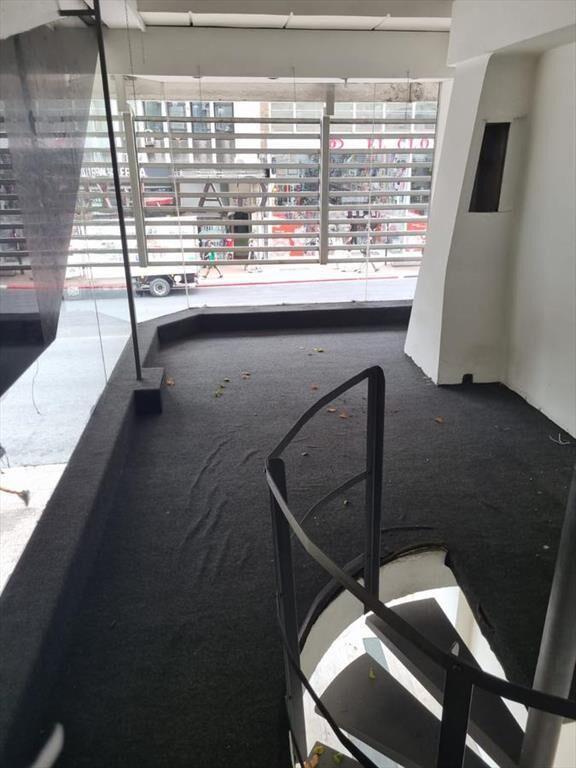 18 de julio y Yi, 50 m2 , excelente úbicación !!