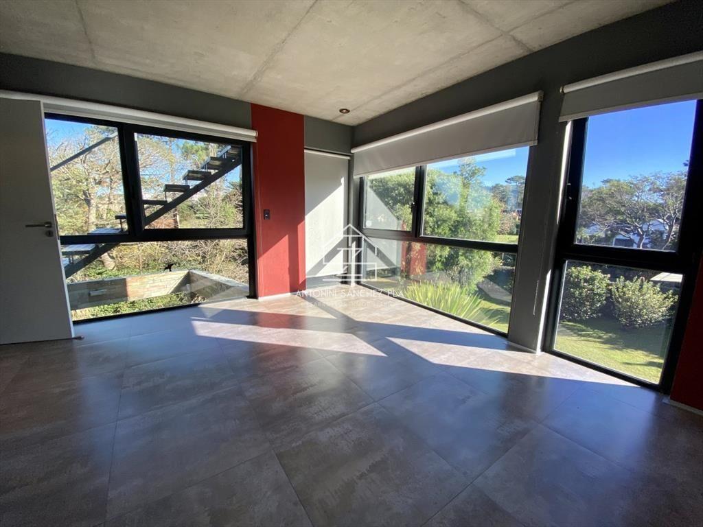 Casa Venta 2 dormitorios + servicio Punta del Este