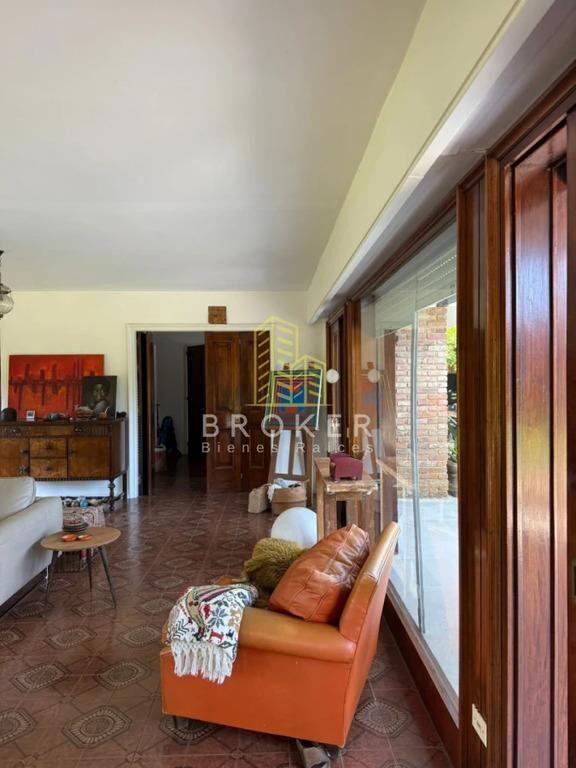 Excelente casa en venta en Barrio Lugano