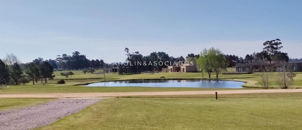 Casa e venta con 3 dormitorios y excelentes vistan en El Qu