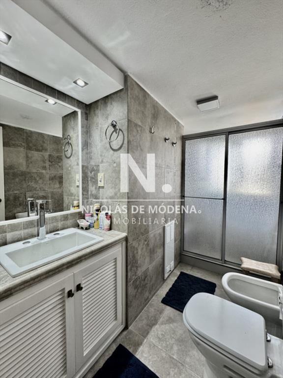 Venta apartamento en playa mansa 2 dormitorios 2 baños y p