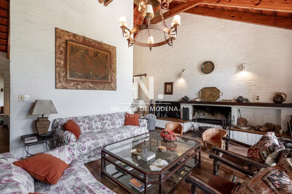 Vende casa de 3 dormitorios, con parrillero y en