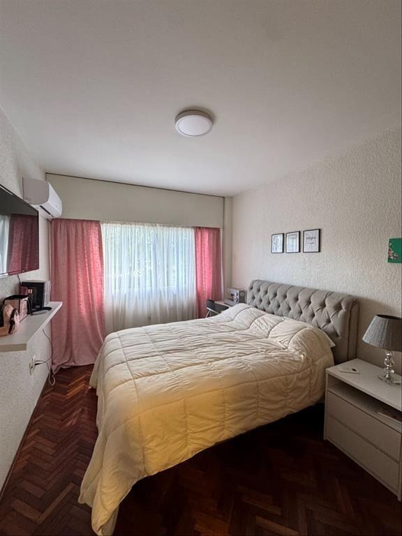 Próximo a Rambla, 2 D, GGE, Balcon al frente