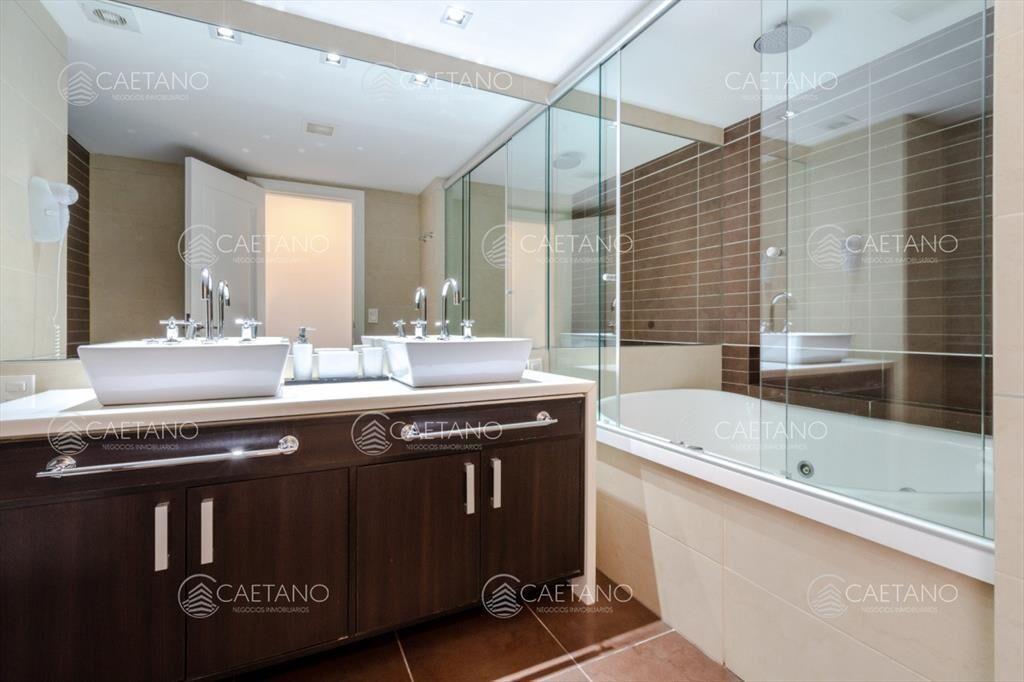 Venta apartamento 4 dormitorios. Playa brava, del