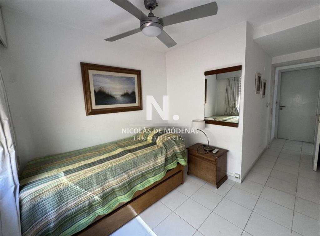 En venta apartamento de 3 dormitorios en Punta