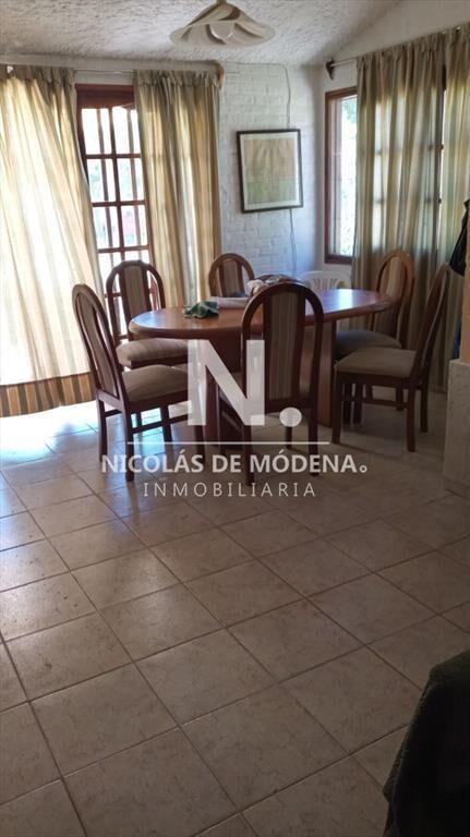 Vende casa en Piriapolis de 4 dormitorios,