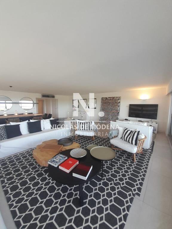 Apartamento de 3 dormitorios en Silente , Punta ,