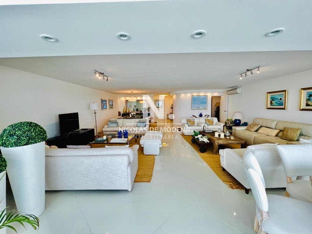 Departamento de 4 dormitorios en venta en de Mar,