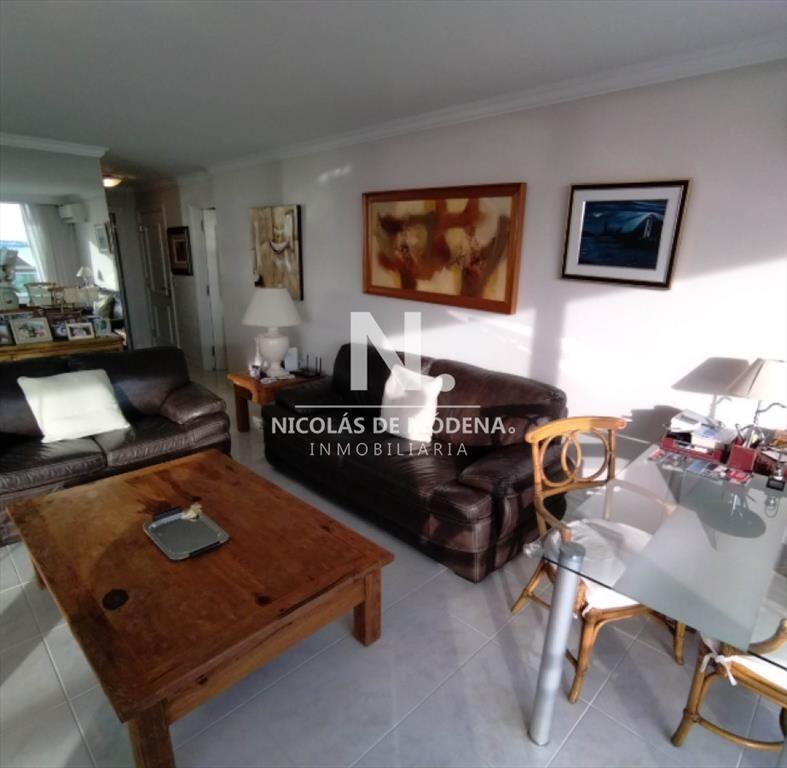 Vende apartamento con vista al mar de 3 en Mansa.