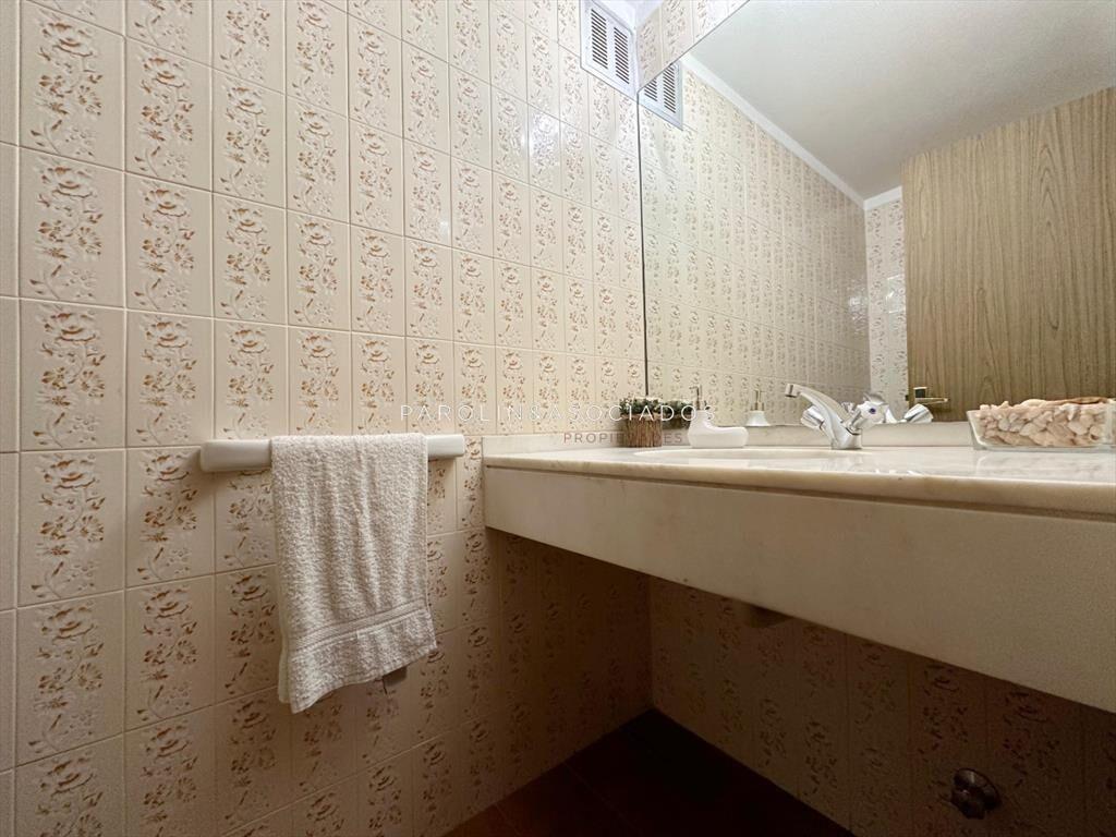 Apartamento de 3 dormitorios y dependencia de en