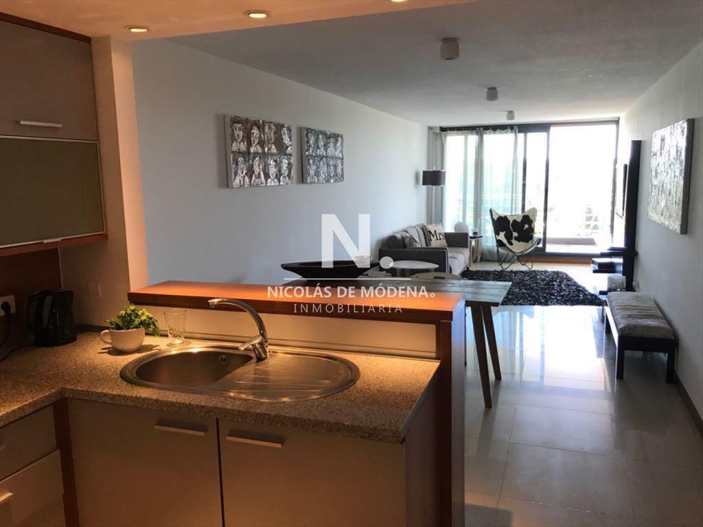 Vende departamento de 1 dormitorio y medio en ,