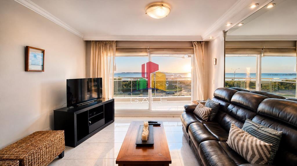 Departamento de 3 dormitorios en venta en Coral