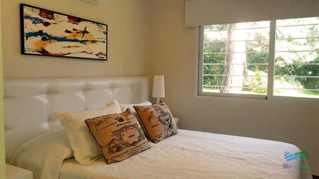 VENTA CASA 4 DORMITORIOS CON PISCINA, MANSA, PUNTA DEL ESTE
