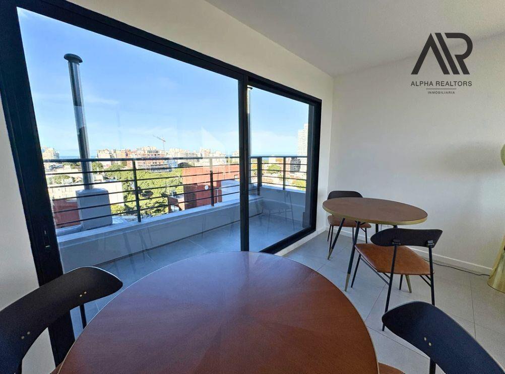 Apartamento en alquiler c/ cochera en Barrio Golf
