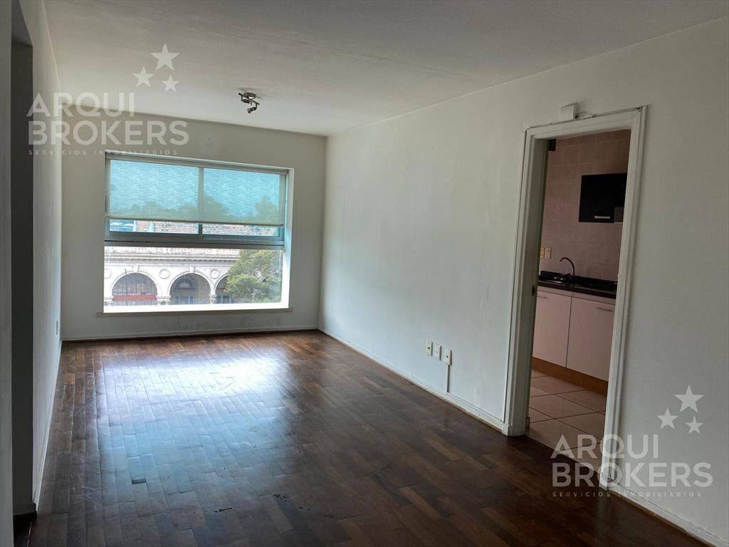 Apartamento de dos dormitorios en venta en Tres Cruces con