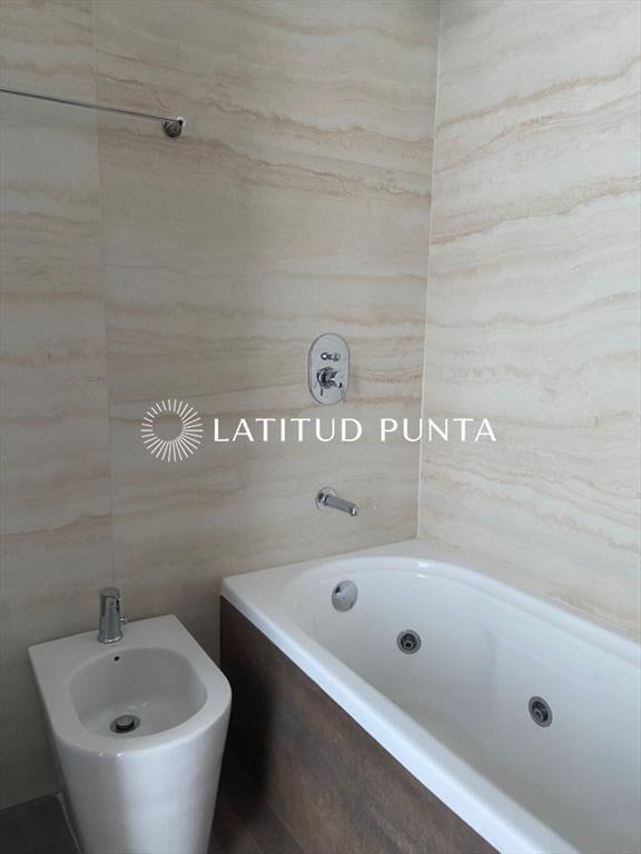 Piso alto en Mansa, 2 dormitorios y parrillero