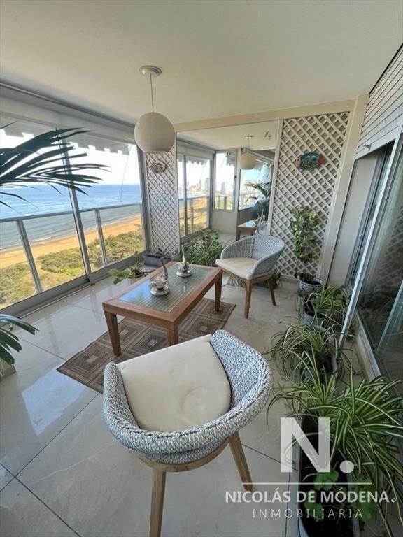 Departamento en venta en torre Tunquelen II frente a Playa