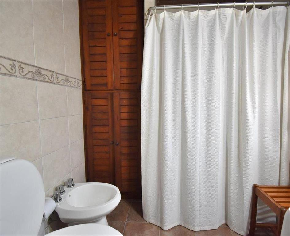 CASA CON APARTAMENTO Y PISCINA EN VENTA EN COLONIA