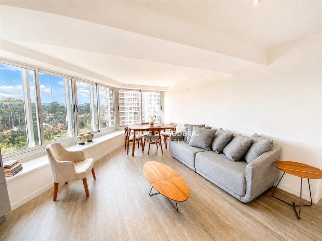 Cómodo Departamento sobre  Roosevelt en venta.