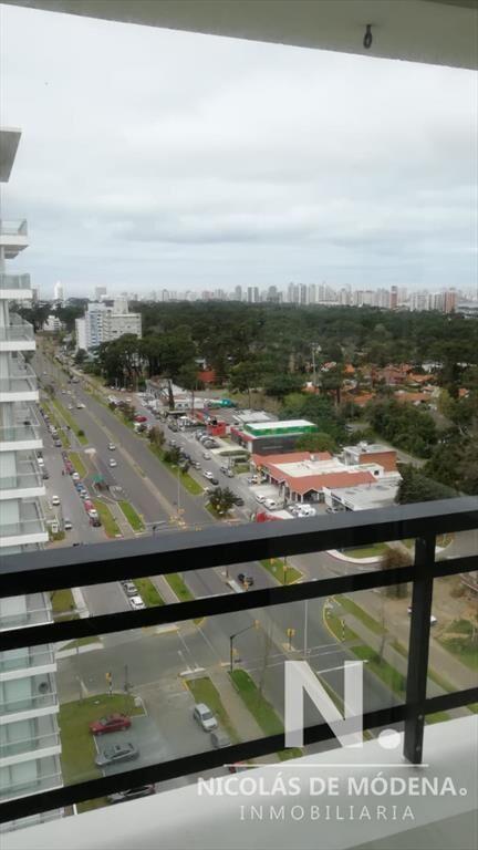 Venta de Apartamento 3 dormitorios. en Jardines del Country