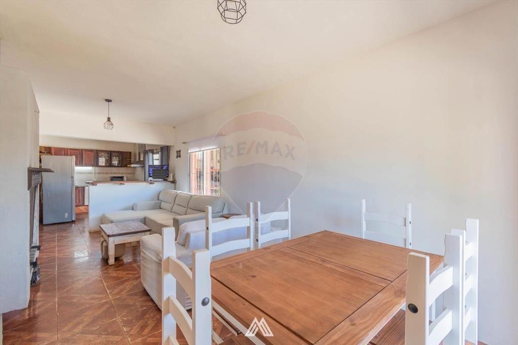 VENTA DE COCHERAS CON CASA EN COLON