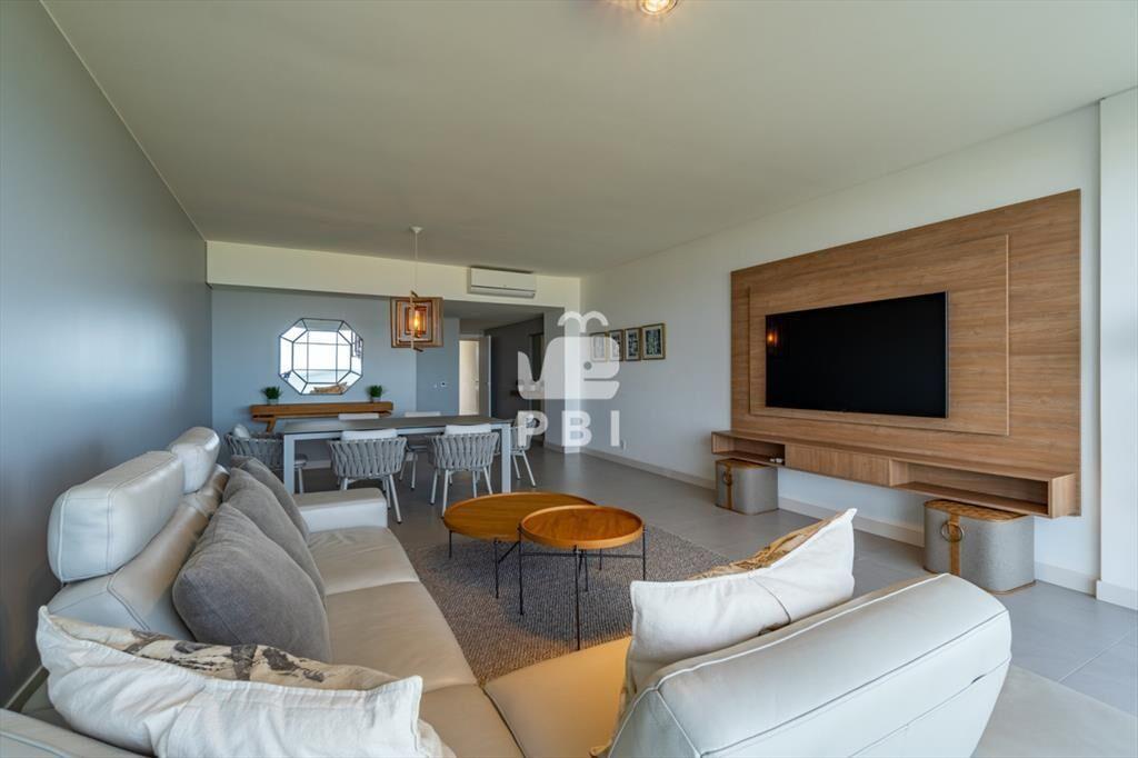 Venta Apartamento 3 dormitorios en suite, Playa -