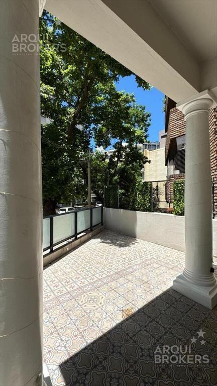Local comercial en alquiler en Pocitos  con terraza y coche