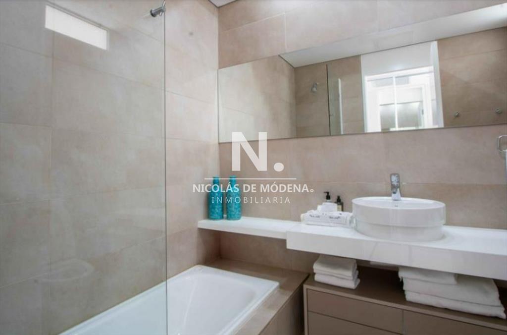 Vende apartamento de 3 dormitorios en Brava Punta