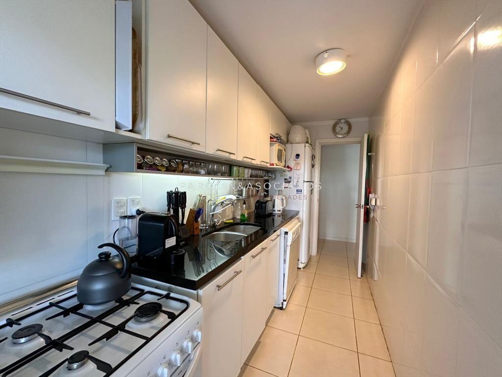Apartamento en venta de 3 dormitorios con propio